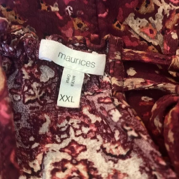 Burgundy Patterned Sleeveless Top - Picture 3 of 5